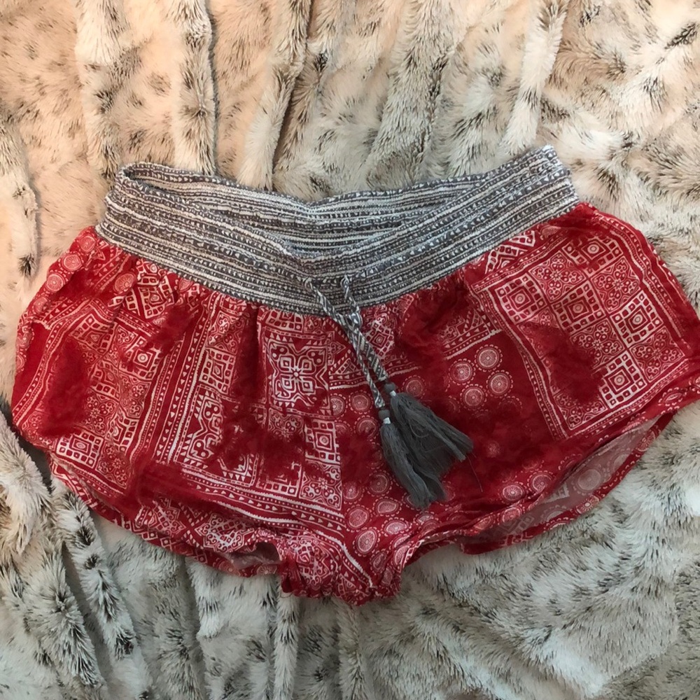 Red/Grey pattern flowey shorts